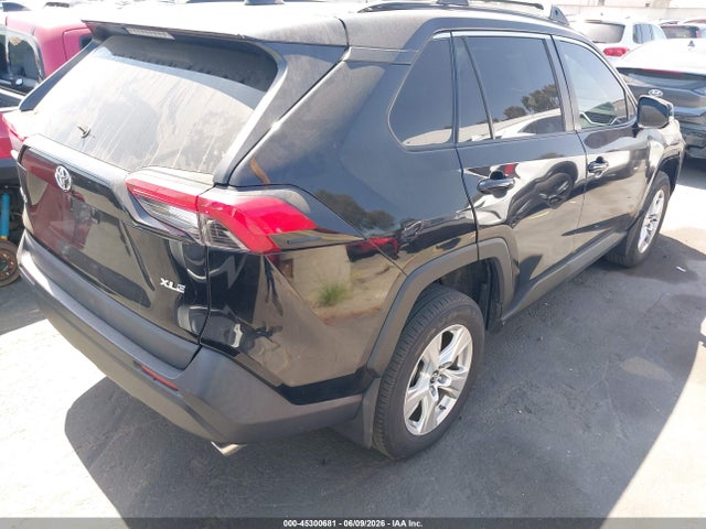 45300681 :رقم المزاد ، 2T3W1RFVXKW043838 vin ، 2019 Toyota Rav4 Xle مزاد بيع