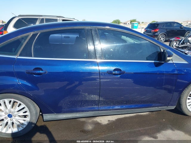Ford Focus Titanium 2016 1FADP3J25GL234289 Image 13