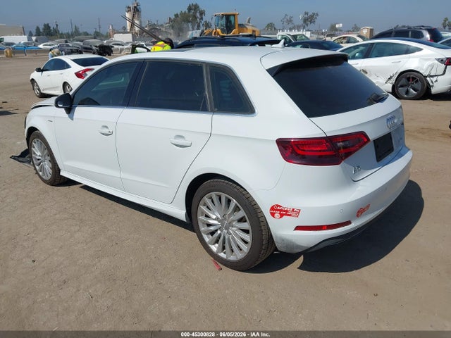 Audi A3 E-tron 1.4t Premium 2016 WAUTPBFF7GA027665 Image 3