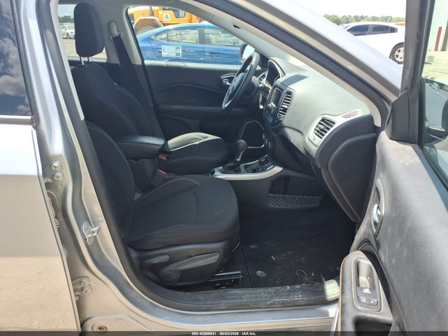 3C4NJDAB4JT359642 Jeep Compass Sport 4x4