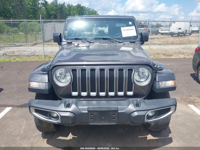 1C4HJXEG4JW113639 Jeep Wrangler Unlimited Sahara 4x4