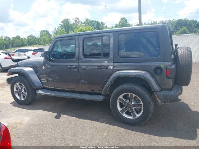 1C4HJXEG4JW113639 Jeep Wrangler Unlimited Sahara 4x4