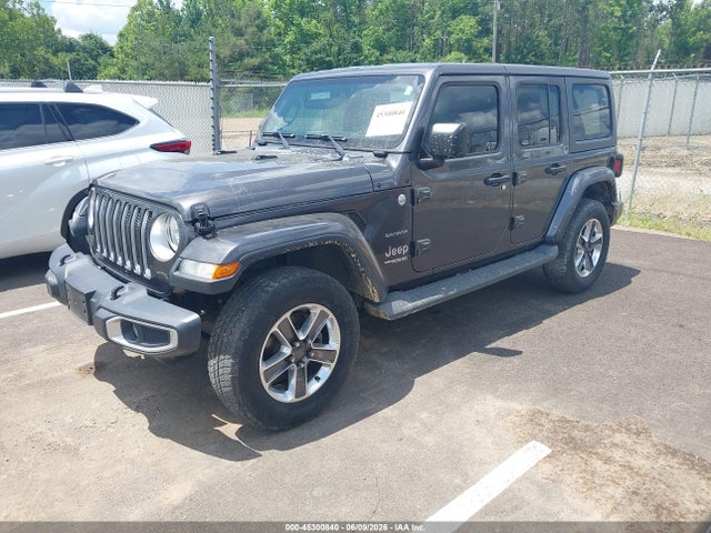 1C4HJXEG4JW113639 Jeep Wrangler Unlimited Sahara 4x4