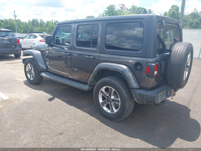 1C4HJXEG4JW113639 Jeep Wrangler Unlimited Sahara 4x4