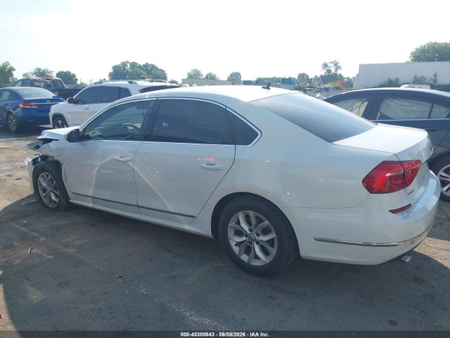 Продажа на аукционе авто 2016 Volkswagen Passat 1.8t S, vin: 1VWAT7A3XGC033865, номер лота: 45300843
