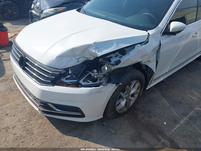 Продажа на аукционе авто 2016 Volkswagen Passat 1.8t S, vin: 1VWAT7A3XGC033865, номер лота: 45300843