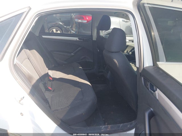Продажа на аукционе авто 2016 Volkswagen Passat 1.8t S, vin: 1VWAT7A3XGC033865, номер лота: 45300843