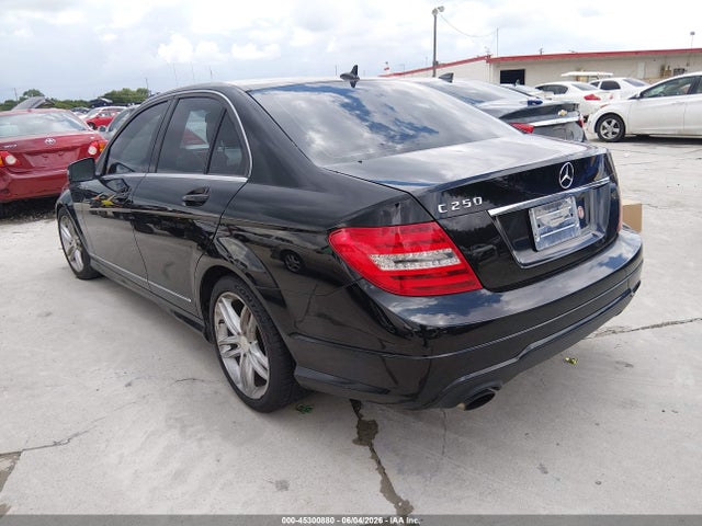 Aukcja sprzedaży 2012 Mercedes-benz C 250 Sport, vin: WDDGF4HBXCR221850, numer aukcji: 45300880