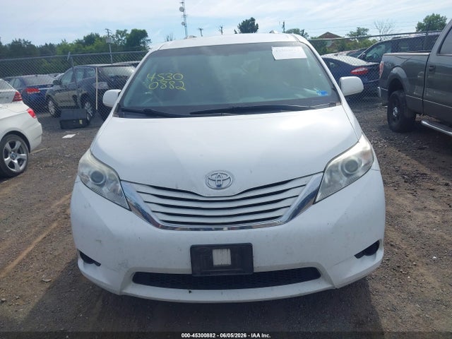 Aukcja sprzedaży 2017 Toyota Sienna Le 8 Passenger, vin: 5TDKZ3DC6HS836439, numer aukcji: 45300882