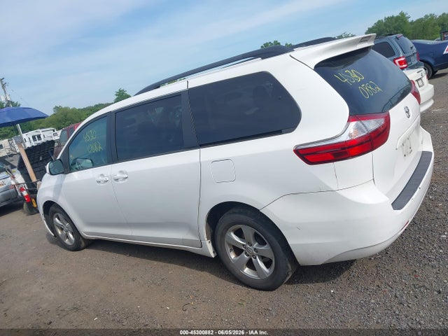 Aukcja sprzedaży 2017 Toyota Sienna Le 8 Passenger, vin: 5TDKZ3DC6HS836439, numer aukcji: 45300882