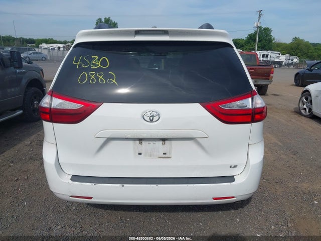 Aukcja sprzedaży 2017 Toyota Sienna Le 8 Passenger, vin: 5TDKZ3DC6HS836439, numer aukcji: 45300882