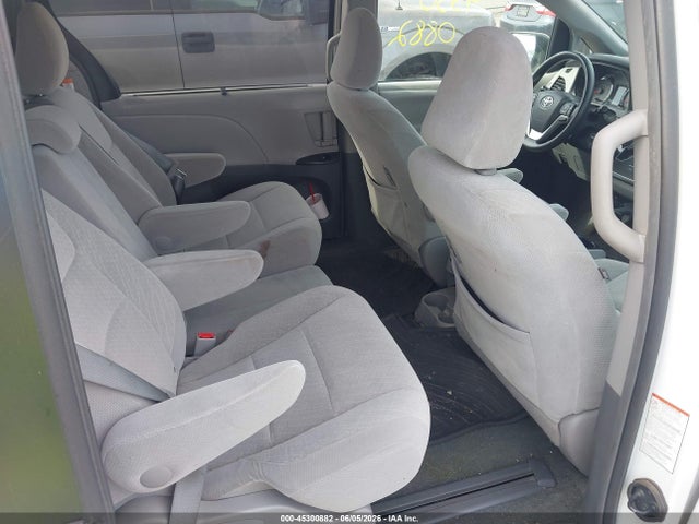 Aukcja sprzedaży 2017 Toyota Sienna Le 8 Passenger, vin: 5TDKZ3DC6HS836439, numer aukcji: 45300882