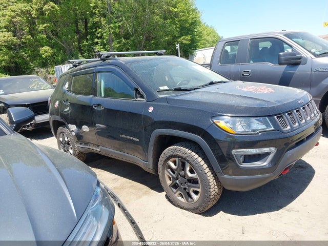 45300932 :رقم المزاد ، 3C4NJDDB6JT153749 vin ، 2018 Jeep Compass Trailhawk 4x4 مزاد بيع
