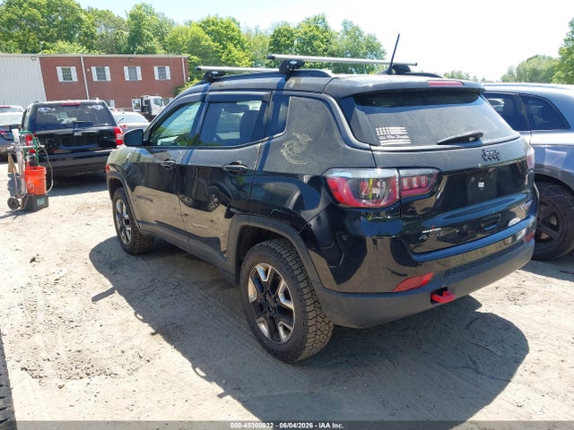 45300932 :رقم المزاد ، 3C4NJDDB6JT153749 vin ، 2018 Jeep Compass Trailhawk 4x4 مزاد بيع