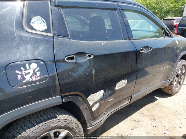 45300932 :رقم المزاد ، 3C4NJDDB6JT153749 vin ، 2018 Jeep Compass Trailhawk 4x4 مزاد بيع