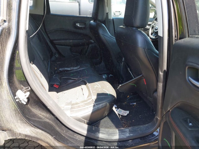 45300932 :رقم المزاد ، 3C4NJDDB6JT153749 vin ، 2018 Jeep Compass Trailhawk 4x4 مزاد بيع