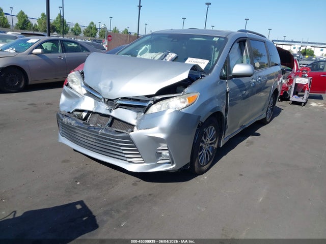 Toyota SIENNA XLE 2020 5TDYZ3DC6LS065662 Image 2