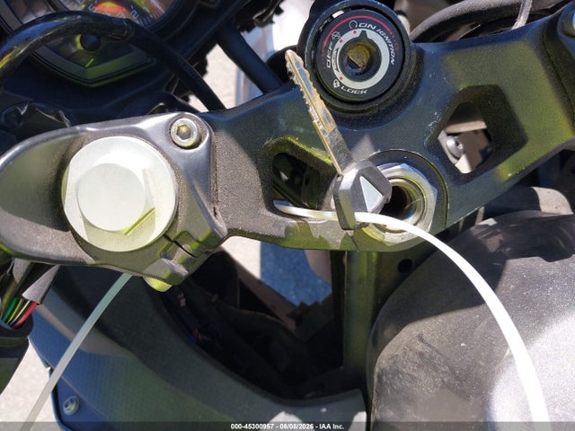 Kawasaki EX400 2021 JKAEXKG11MDAE0719 Image 11