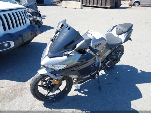 Kawasaki EX400 2021 JKAEXKG11MDAE0719 Image 2