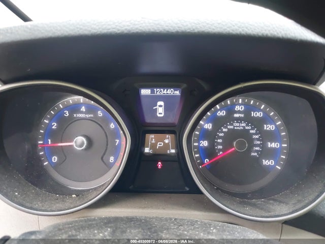 KMHD35LH2HU363813 Hyundai ELANTRA GT