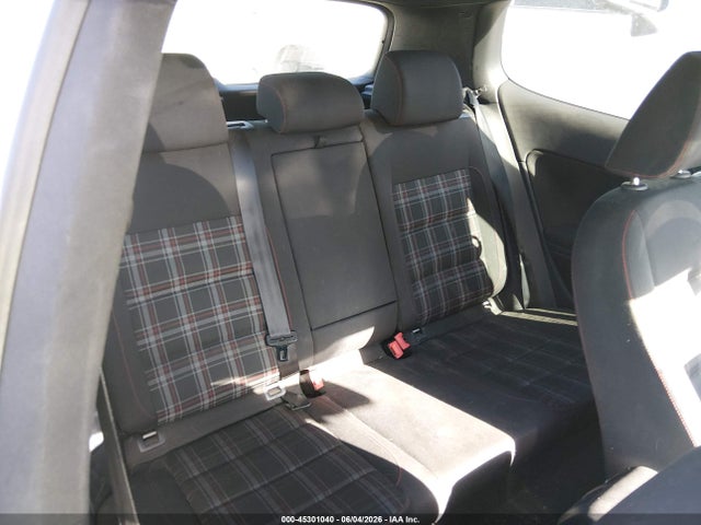 2011 Volkswagen Gti 2-door მანქანა იყიდება აუქციონზე, vin: WVWFV7AJ5BW135843, აუქციონის ნომერი: 45301040