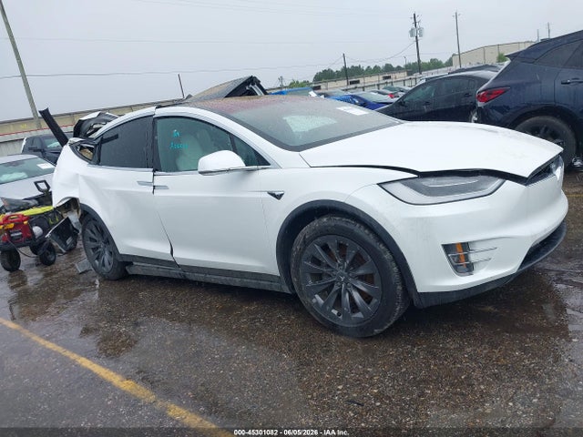 Продажа на аукционе авто 2017 Tesla Model X, vin: 5YJXCBE20HF077069, номер лота: 45301082
