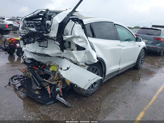 Продажа на аукционе авто 2017 Tesla Model X, vin: 5YJXCBE20HF077069, номер лота: 45301082