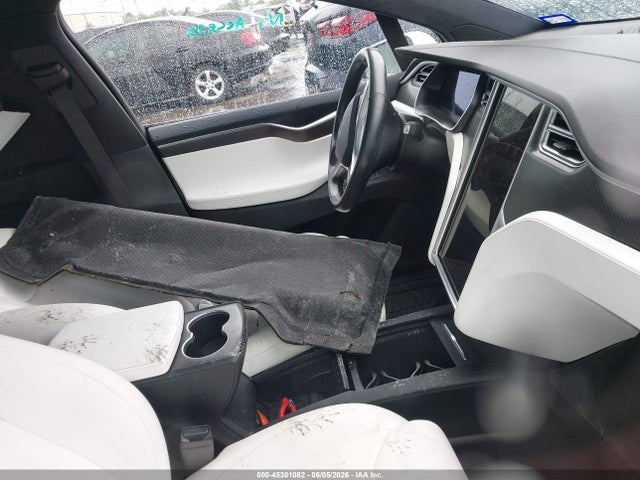 Продажа на аукционе авто 2017 Tesla Model X, vin: 5YJXCBE20HF077069, номер лота: 45301082