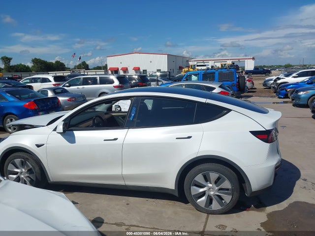 Продажа на аукционе авто 2023 Tesla Model Y Awd/long Range Dual Motor All-wheel Drive, vin: 7SAYGDEE1PA131363, номер лота: 45301090