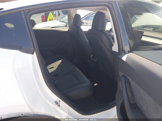 Продажа на аукционе авто 2023 Tesla Model Y Awd/long Range Dual Motor All-wheel Drive, vin: 7SAYGDEE1PA131363, номер лота: 45301090