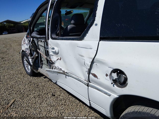 45301106 :رقم المزاد ، 1C4GP54L4YB535697 vin ، 2000 Chrysler Town & Country Lxi مزاد بيع