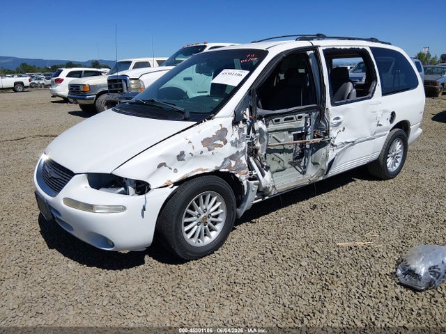 45301106 :رقم المزاد ، 1C4GP54L4YB535697 vin ، 2000 Chrysler Town & Country Lxi مزاد بيع