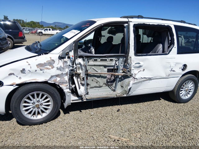 45301106 :رقم المزاد ، 1C4GP54L4YB535697 vin ، 2000 Chrysler Town & Country Lxi مزاد بيع