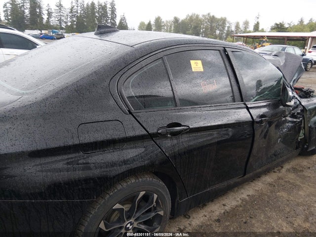 BMW 320i Xdrive 2017 WBA8E5G59HNU22413 Image 14
