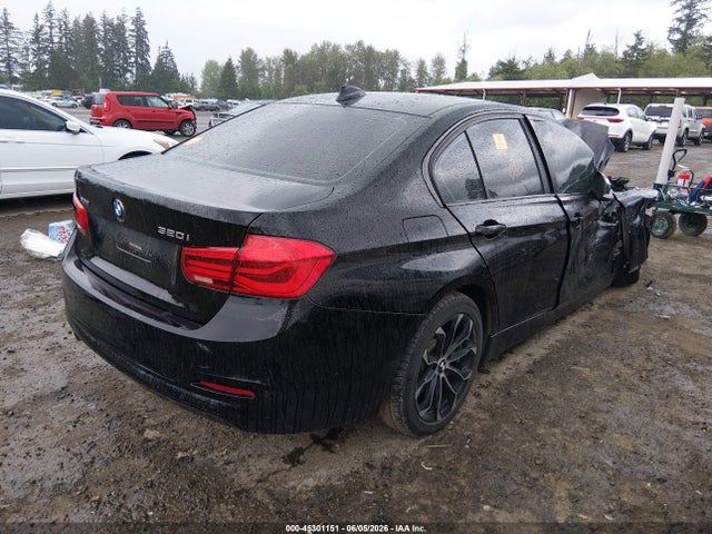 BMW 320i Xdrive 2017 WBA8E5G59HNU22413 Image 4