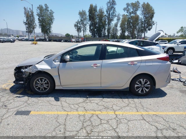 Toyota Prius Prime Premium 2017 JTDKARFP6H3003171 Image 15
