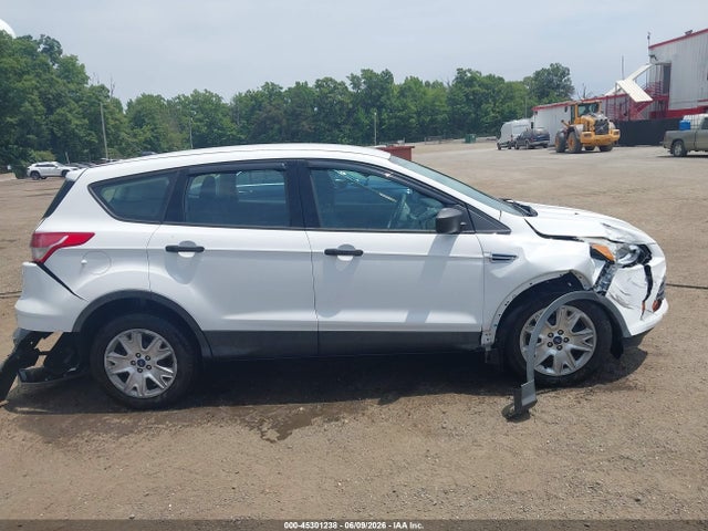 Продажа на аукционе авто 2016 Ford Escape S, vin: 1FMCU0F72GUA61435, номер лота: 45301238