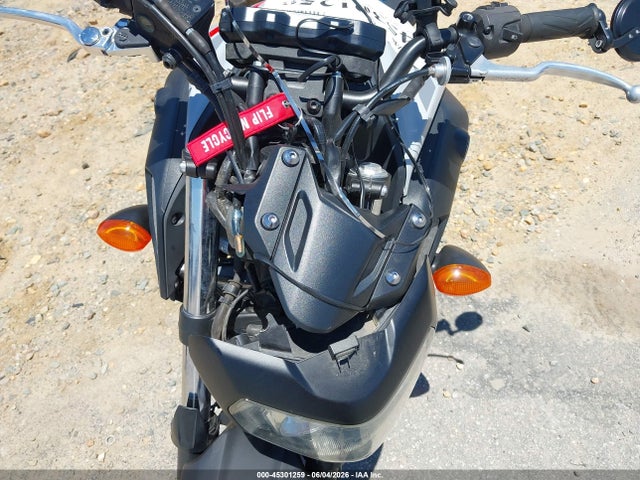 Yamaha MT07 2020 JYARM27E3LA005972 Image 15