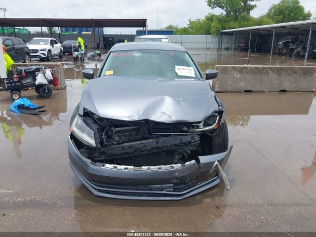 Продаж на аукціоні авто 2018 Volkswagen Jetta 1.4t S, vin: 3VW2B7AJ4JM204976, номер лоту: 45301322