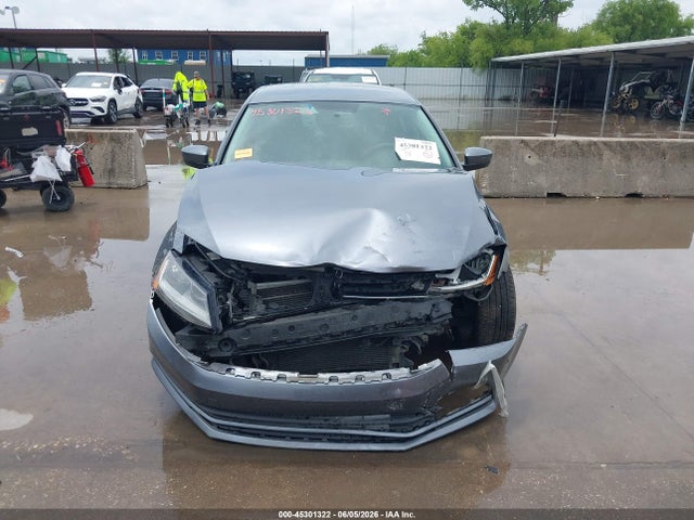 Продаж на аукціоні авто 2018 Volkswagen Jetta 1.4t S, vin: 3VW2B7AJ4JM204976, номер лоту: 45301322