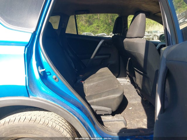 45301363 :رقم المزاد ، JTMBFREV2JJ198611 vin ، 2018 Toyota Rav4 Le مزاد بيع
