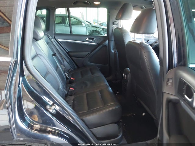 WVGAV3AX4EW109788 Volkswagen Tiguan R-line