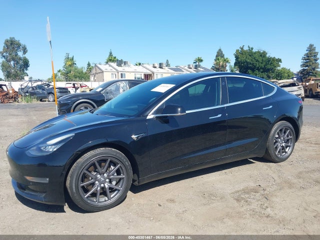 Tesla Model 3 Long Range/mid Range 2018 5YJ3E1EA6JF171635 Image 13