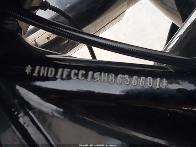 Harley-Davidson Flhtcu Ultra Classic Electra Gld 2017 1HD1FCC15HB636601 Image 10