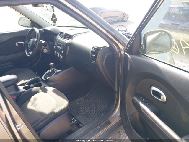 45301546 :رقم المزاد ، KNDJN2A27F7140452 vin ، 2015 Kia Soul مزاد بيع