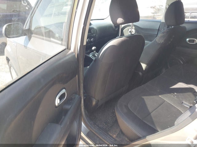 45301546 :رقم المزاد ، KNDJN2A27F7140452 vin ، 2015 Kia Soul مزاد بيع