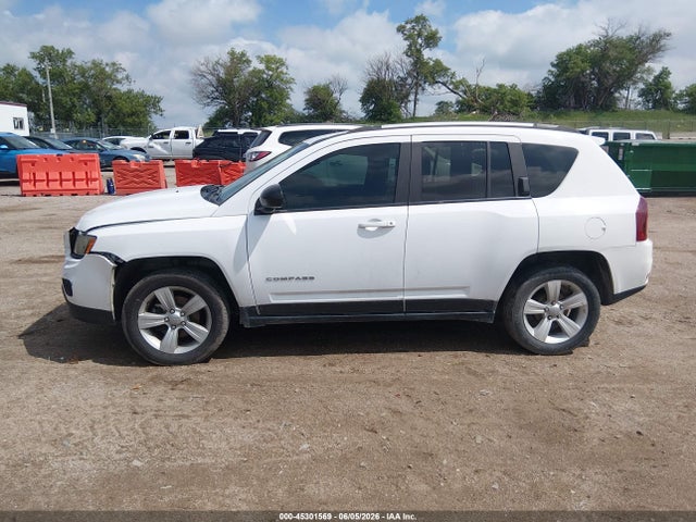 45301569 :رقم المزاد ، 1C4NJCBA0GD681435 vin ، 2016 Jeep Compass Sport مزاد بيع