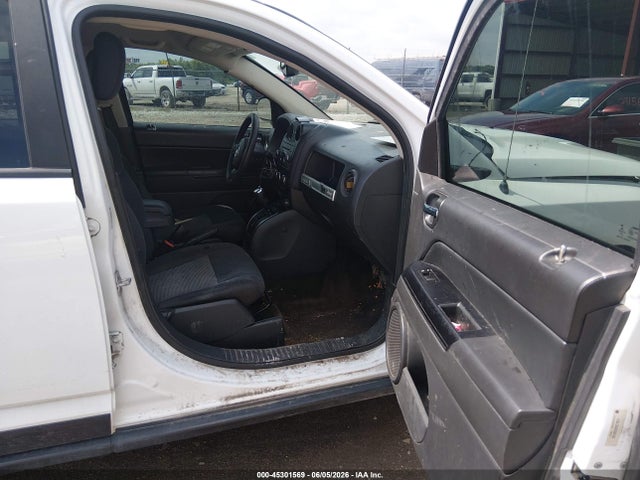 45301569 :رقم المزاد ، 1C4NJCBA0GD681435 vin ، 2016 Jeep Compass Sport مزاد بيع