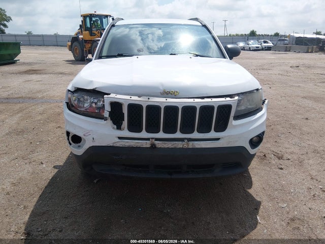 45301569 :رقم المزاد ، 1C4NJCBA0GD681435 vin ، 2016 Jeep Compass Sport مزاد بيع
