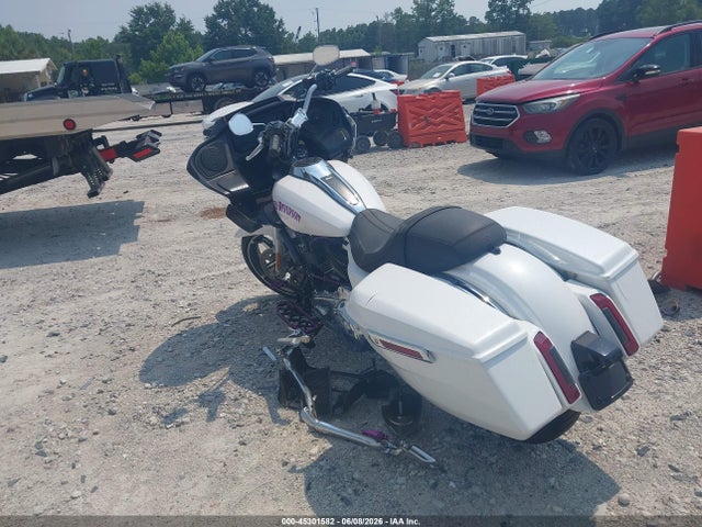 Harley-Davidson FLTRX 2024 1HD1KH719RB630420 Image 3